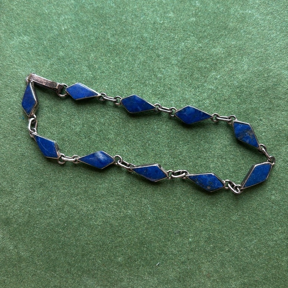 Elegant Lapis and Silver Bracelet - Picture 2 of 9